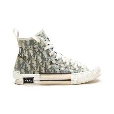 The right of the Dior B23 Oblique Hightop Trainers.