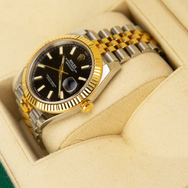 The side of the Rolex Datejust 41mm 2019 Blue face.