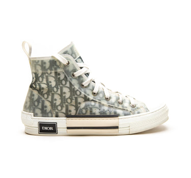 The right of the Dior B23 Oblique Hightop Trainers.