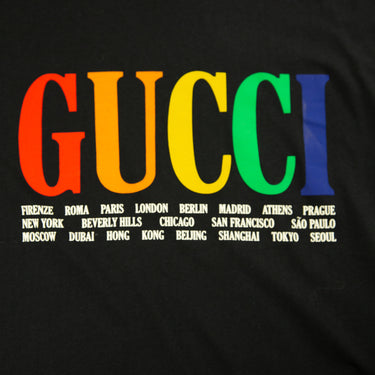 The logo of the Gucci Cities Print Black T Shirt.