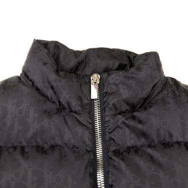 The collar of the Dior Black Oblique Gilet .