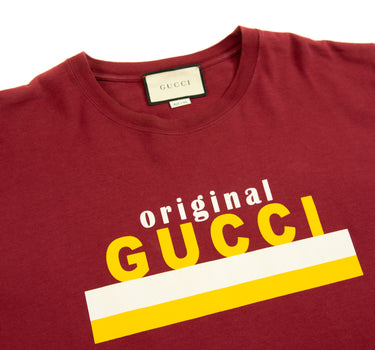 The collar and inside label of the Gucci Original Gucci Burgundy T Shirt.