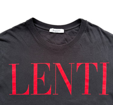 The collar of the Valentino Red Logo Black T Shirt.