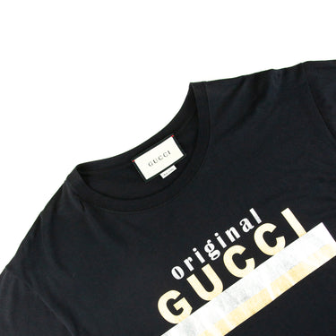 The collar of the Gucci Original Gold Print T Shirt.