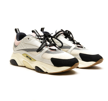 The front of the Dior B22 Pale Pink Grey Trainers.