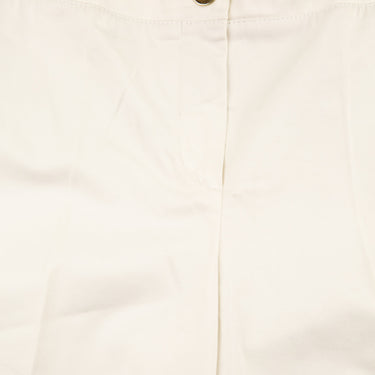 The button of the Loro Piana White Bermuda Cotton Shorts with Gold Detailing.