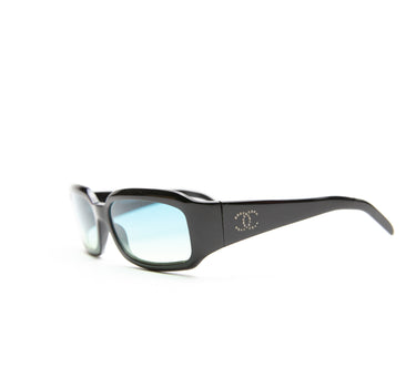 The  of the Chanel 5064 Black Sunglasses.