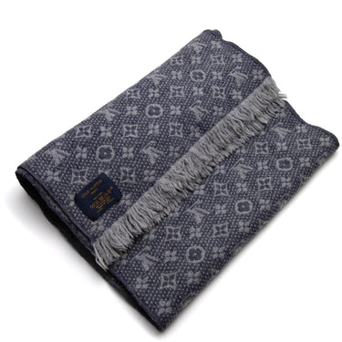 The inside label of the Louis Vuitton Grey Monogram Scarf.