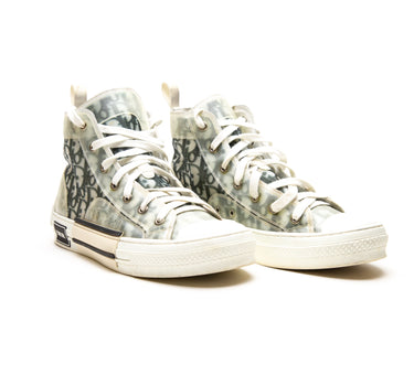 The front of the Dior B23 Oblique Hightop Trainers.
