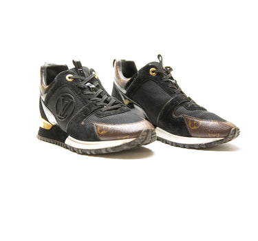 The side of the Louis Vuitton Run Away Black Brown Monogram.
